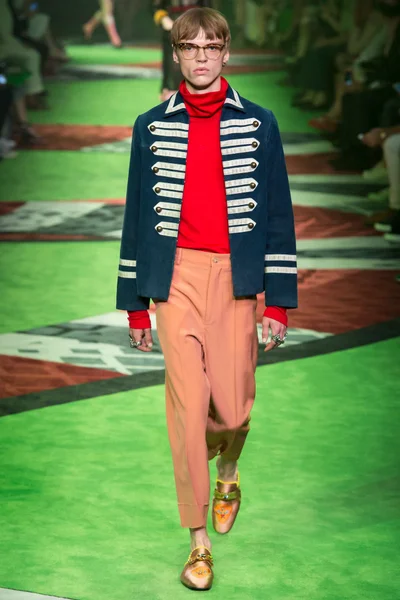 Look 61